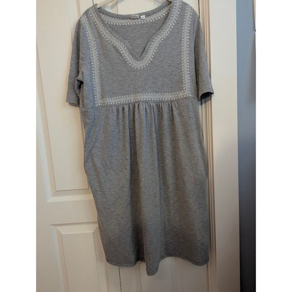 Gap Maternity knit embroidered nap House beach dress with pockets!  Large EUC